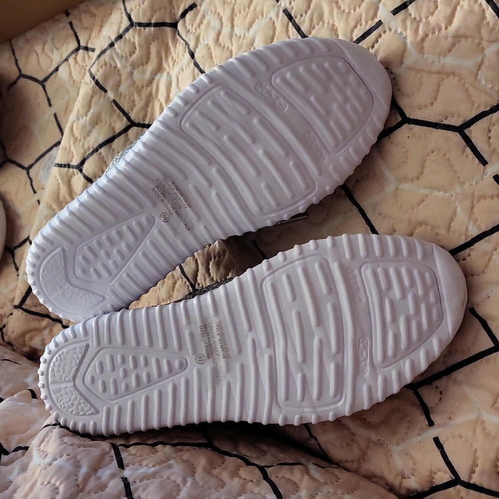 Forever Link Remy Sneaker - Picture 3 of 3